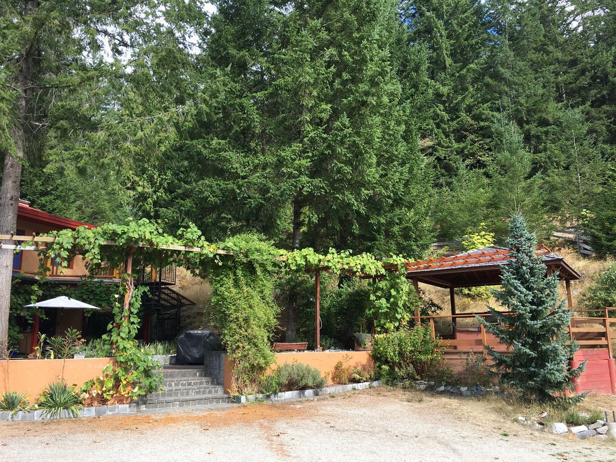 Sunshine Villa B&B Madeira Park Exterior photo