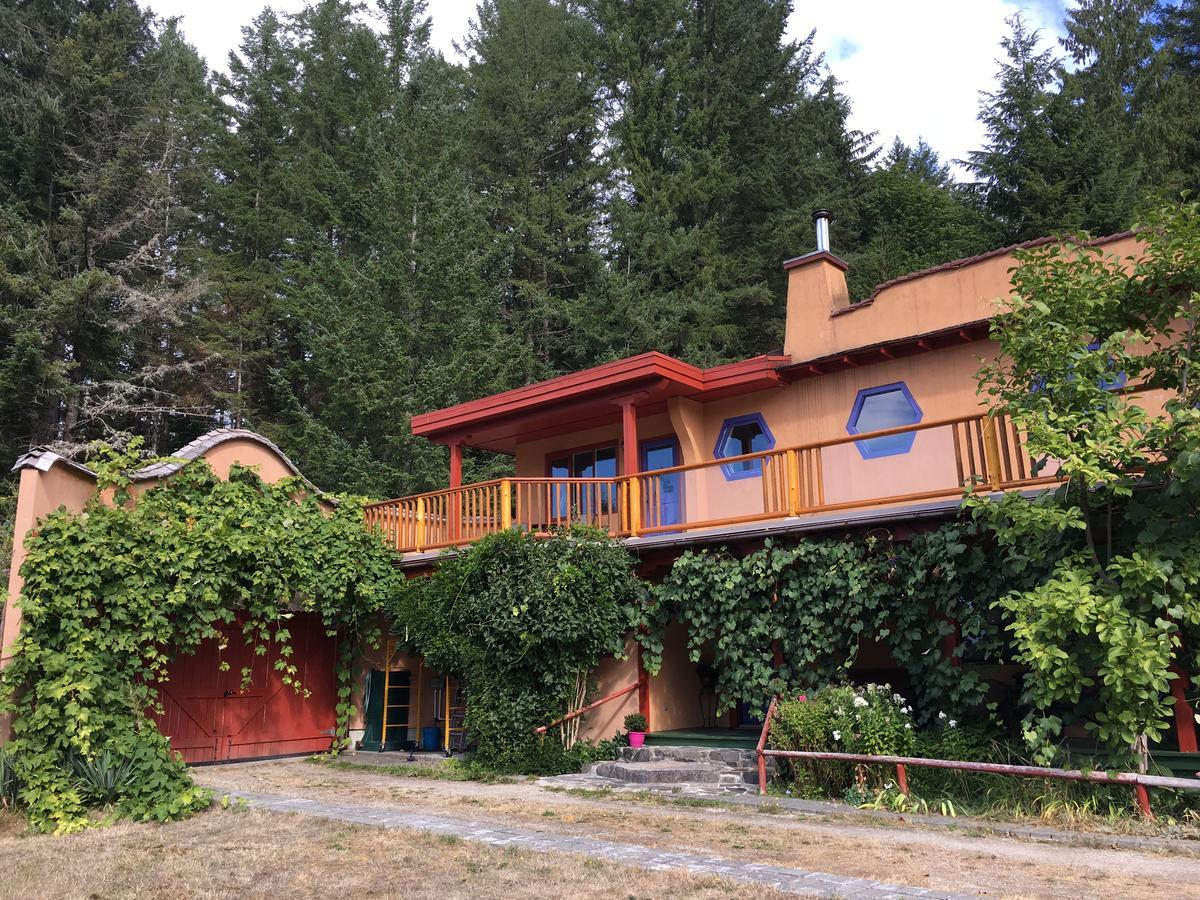 Sunshine Villa B&B Madeira Park Exterior photo